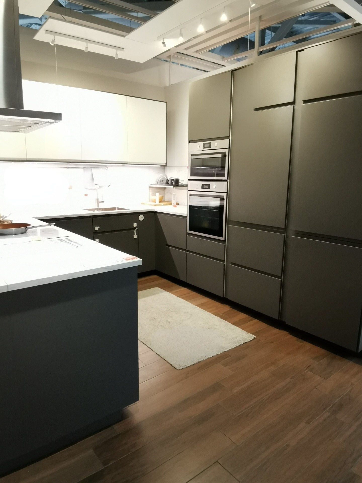 Sleek & Modern: VOXTORP Kitchen Cabinets from IKEA